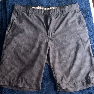 Billabong Platinum Hyde stretch Mens size 33 hybrid shorts grey with vertical